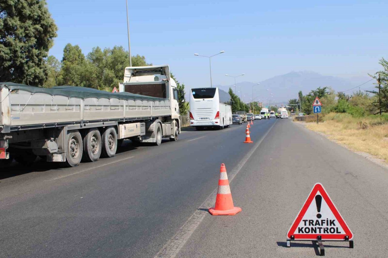 Trafik ekipleri önce denetledi, sonra bilgilendirdi
