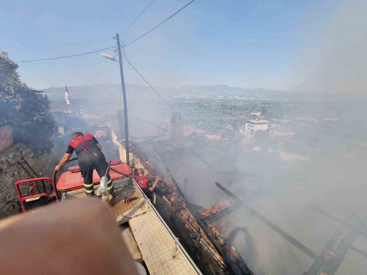 Bozdoğan’da iki ev alevlere teslim oldu