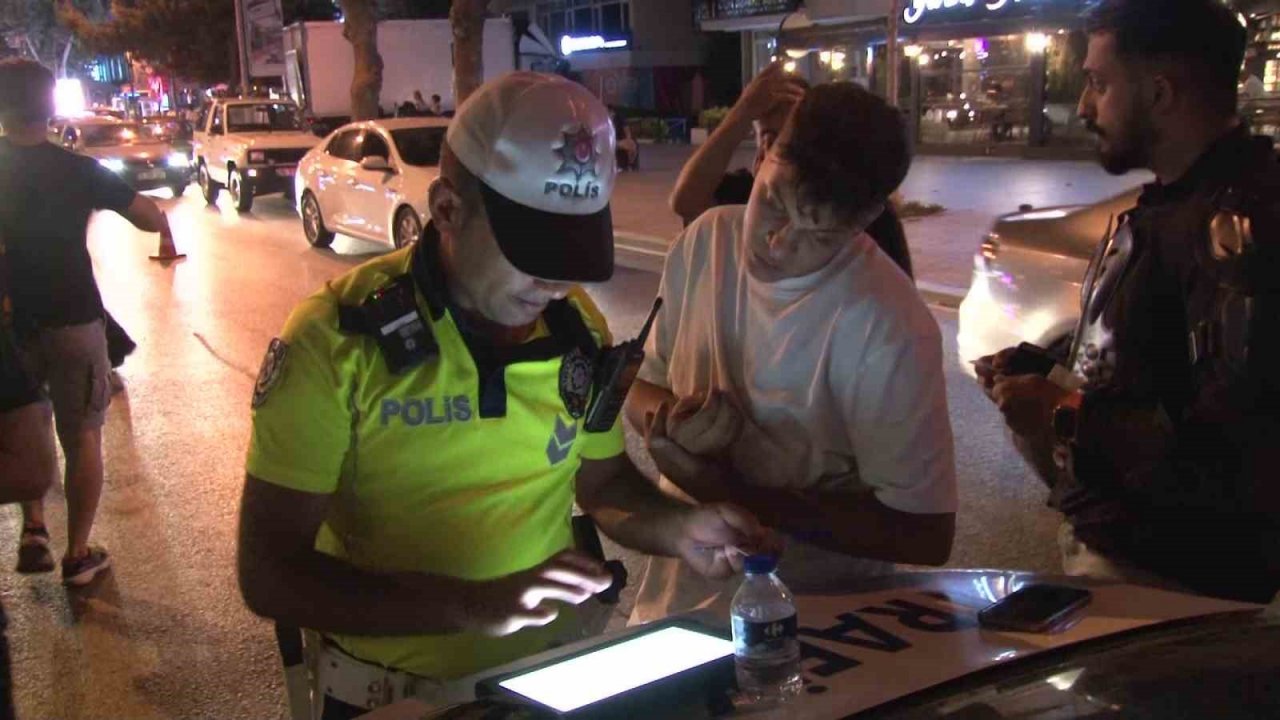 Bağdat Caddesi’nde kurallara uymayan motosiklet sürücülerine ceza