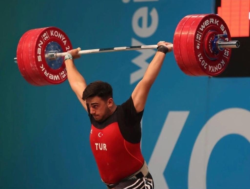 BARÜ’lü milli halterci Taner Çağlar, Avrupa üçüncüsü oldu