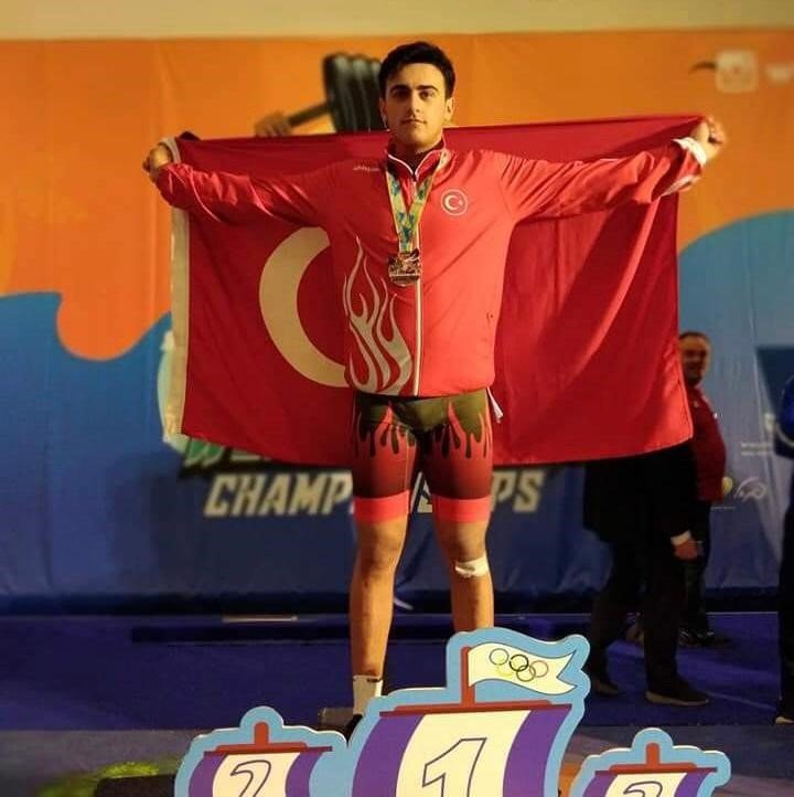 BARÜ’lü milli halterci Taner Çağlar, Avrupa üçüncüsü oldu