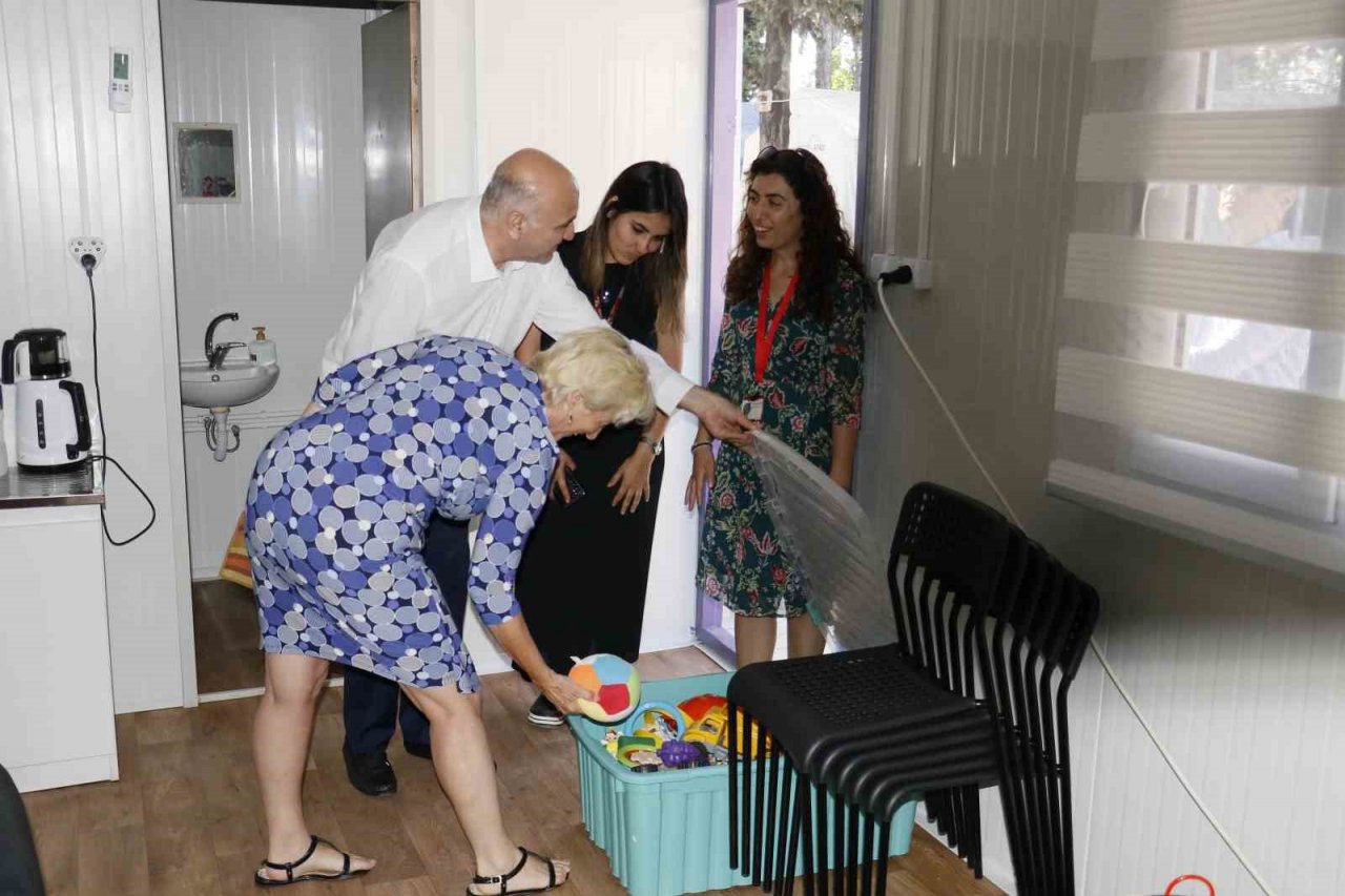 UNDP Türkiye Temsilcisi Louisa Vinton, çadır kentte “Mor Yerleşke”yi ziyaret etti