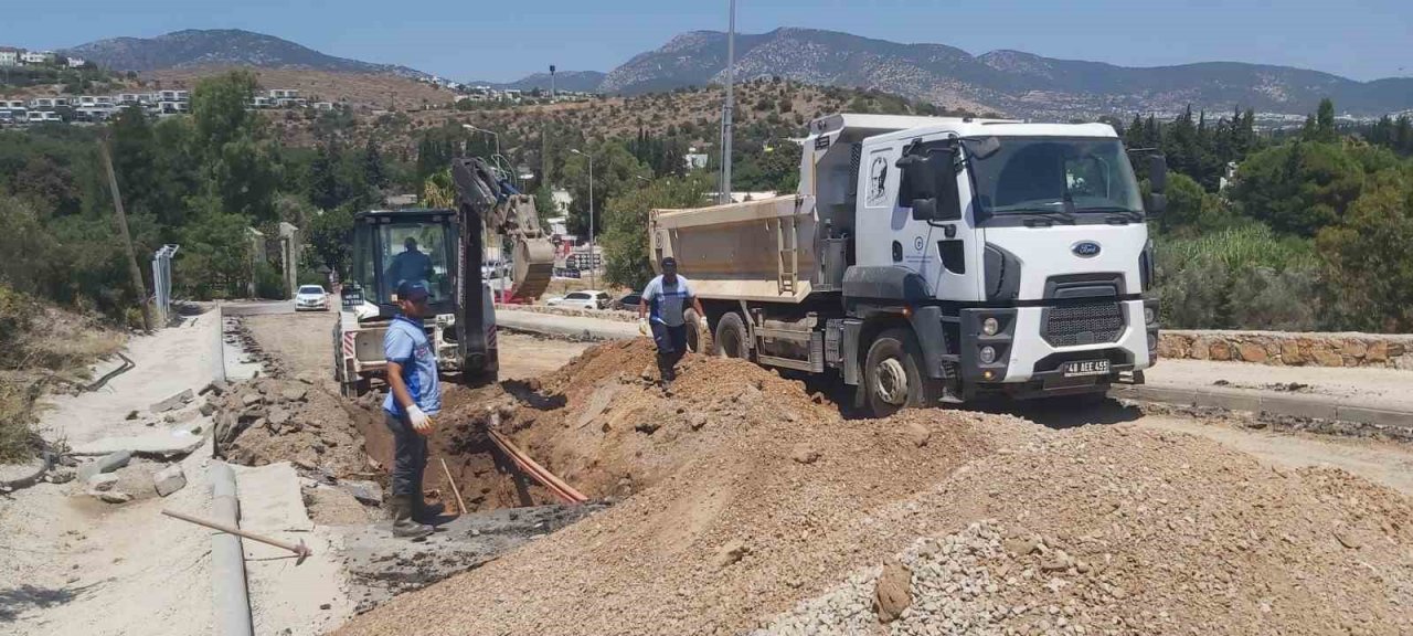 Bodrum’da patlayan isale hattına MUSKİ müdahale etti