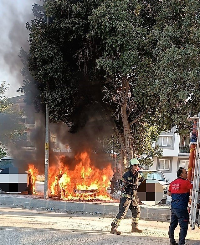 Denizli’de araç ve iş yeri yangını korkuttu