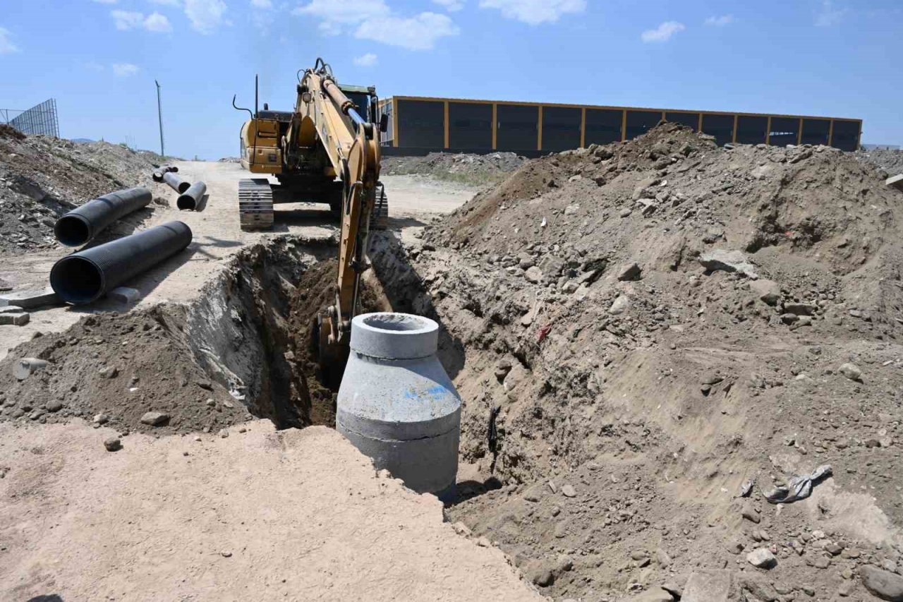Deri OSB’nin atık su hattı deplase ediliyor