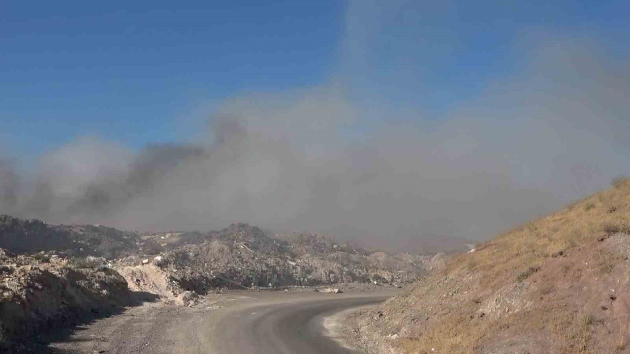 Elazığ OSB’de yakılan katı atıklar vatandaşların tepkisini çekiyor