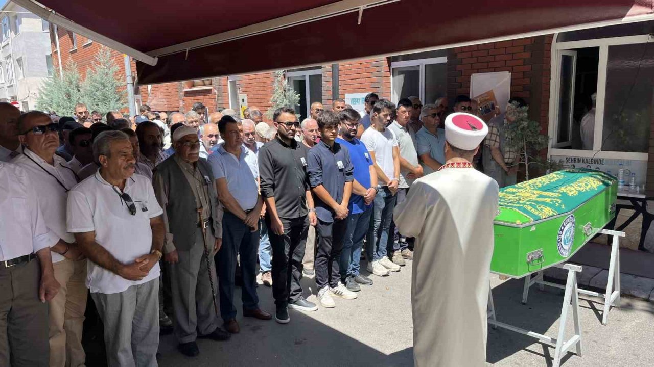 140 promil alkollü sürücünün çarptığı belediye işçisi son yolculuğuna uğurlandı