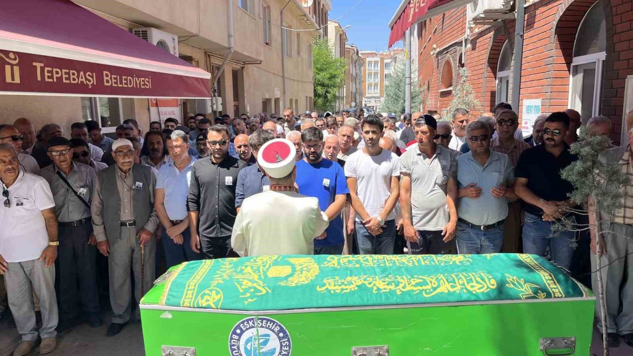 140 promil alkollü sürücünün çarptığı belediye işçisi son yolculuğuna uğurlandı