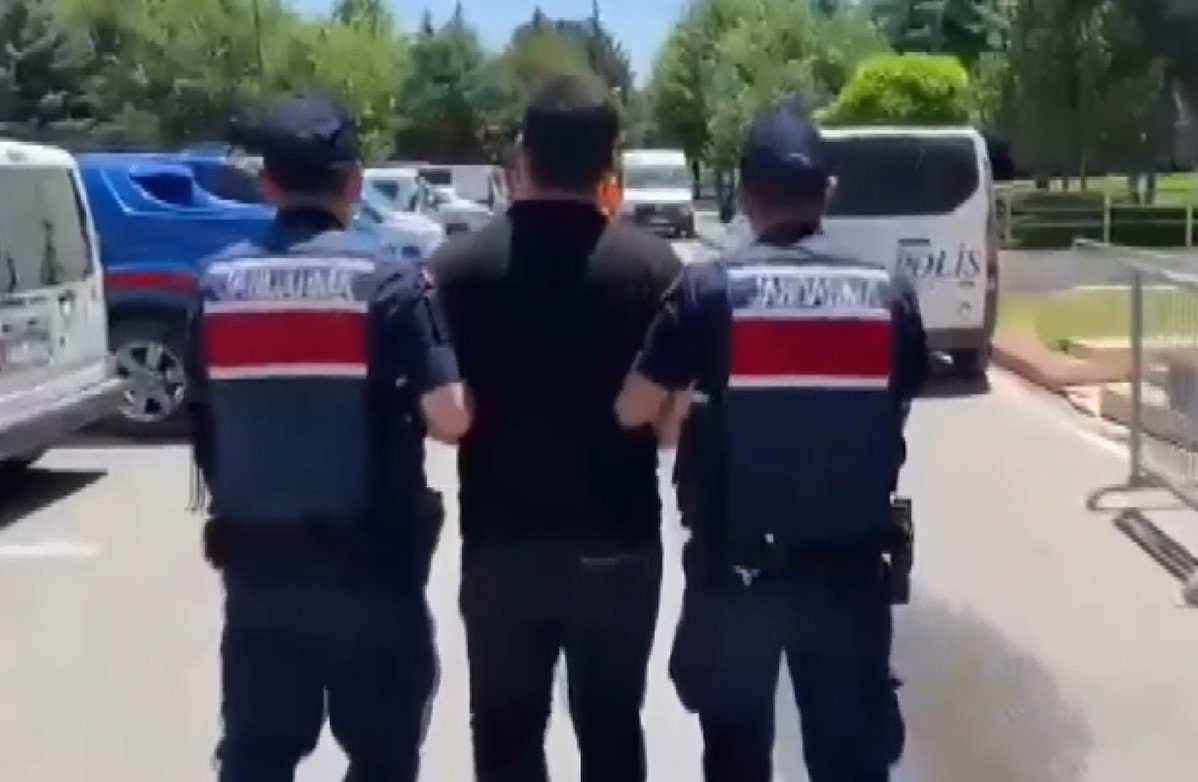 Jandarmadan aranan hırsızlık şüphelilerine operasyon: 24 tutuklama