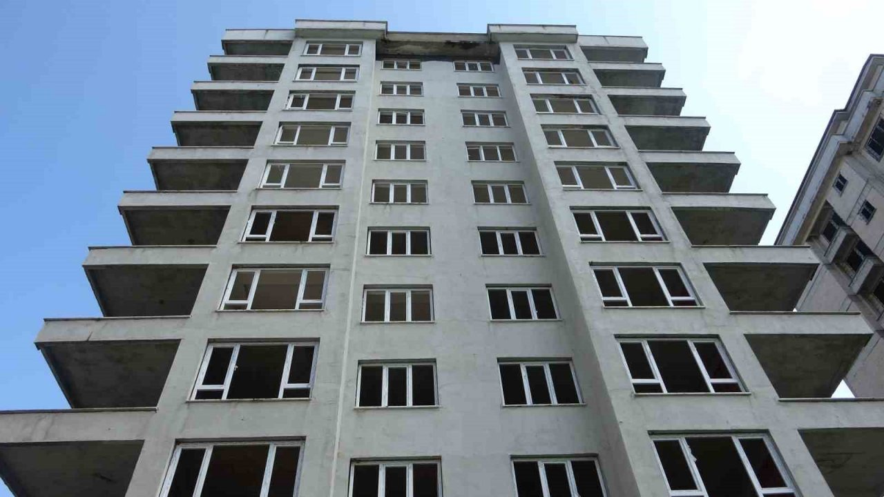 Giresun’da bitmeyen inşaatta mağdur çok, sorumlu yok