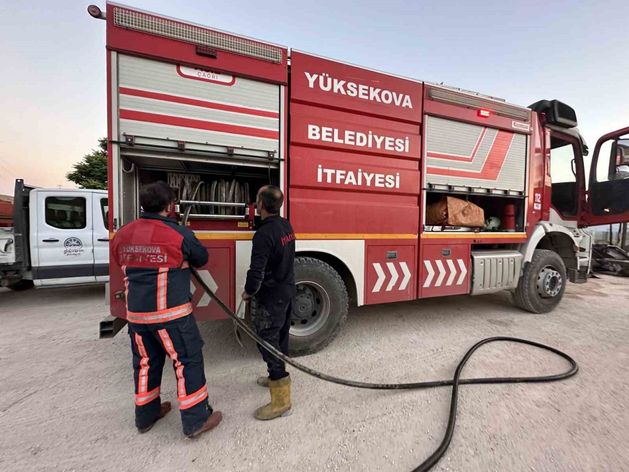 Yüksekova’da köpek barınağında çıkan yangın korkuttu