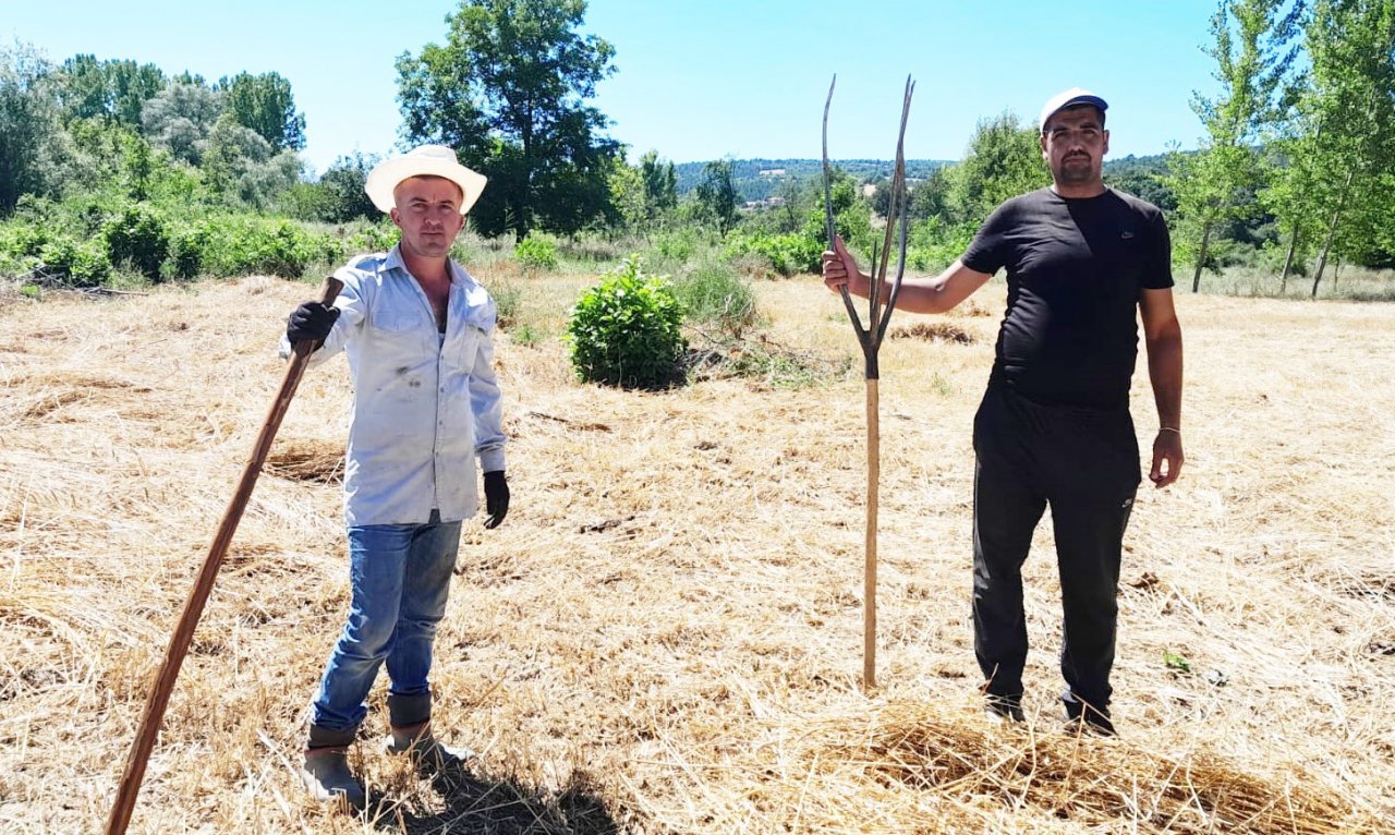 Kütahyalı çiftçiler patoz makinelerinden vazgeçemiyor