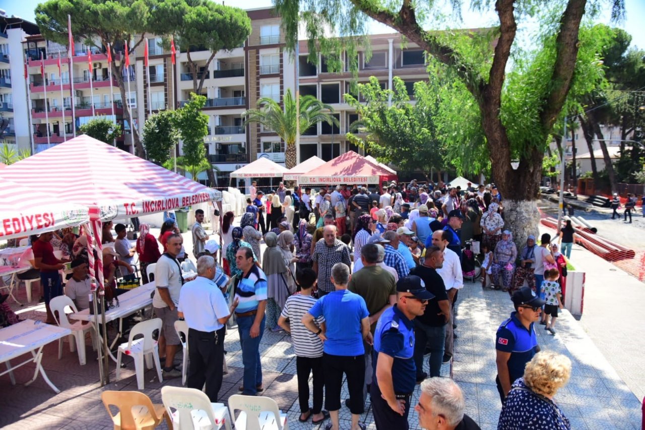 İncirliova’da halk aşureye doydu