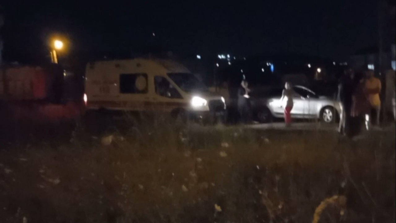 Babasına sinirlendi, minibüsü yaktı