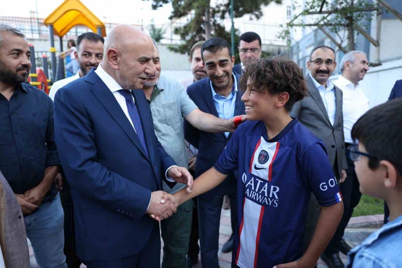 Keçiören’de Yusuf Kurtbeyoğlu Parkı hizmete açıldı