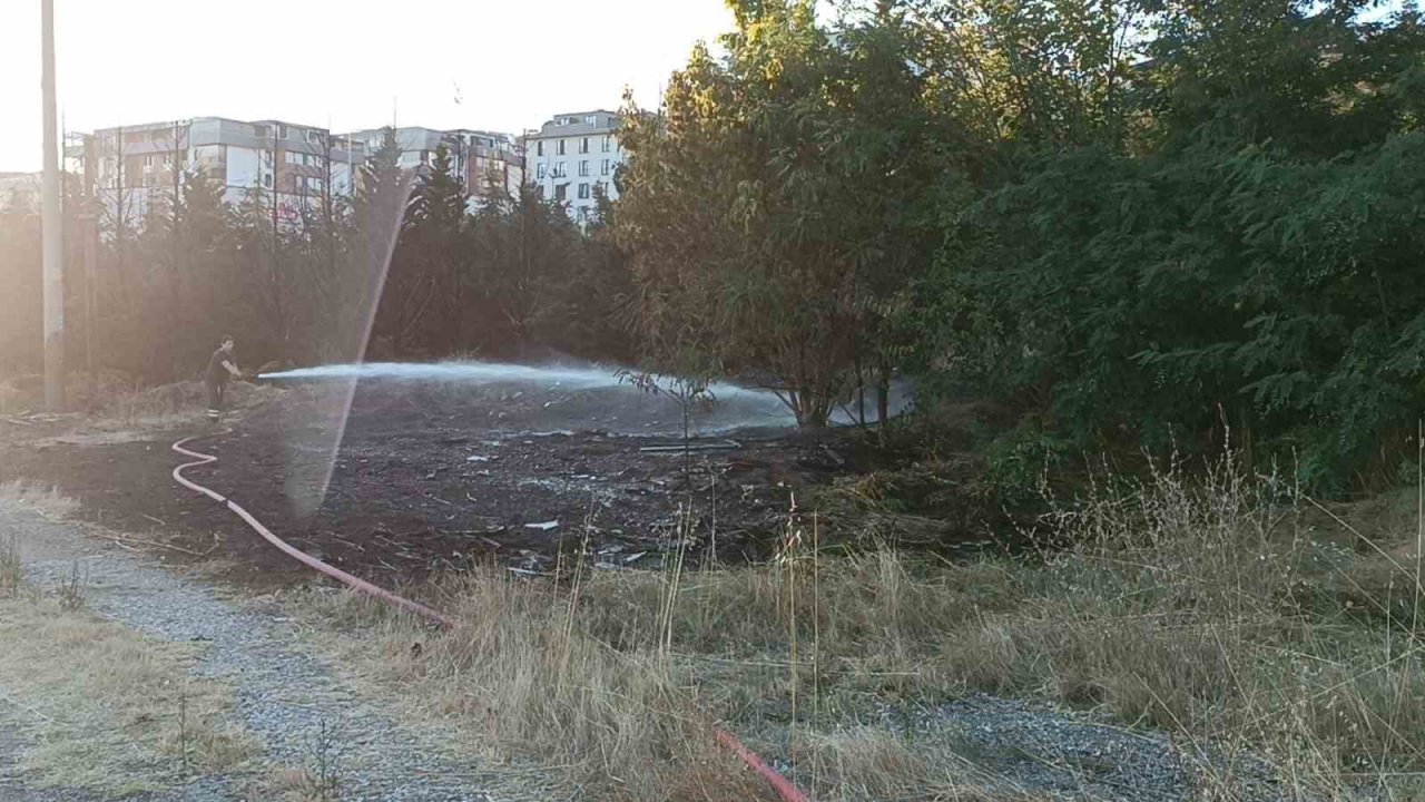 Otluk alanda çıkan yangın büyümeden söndürüldü