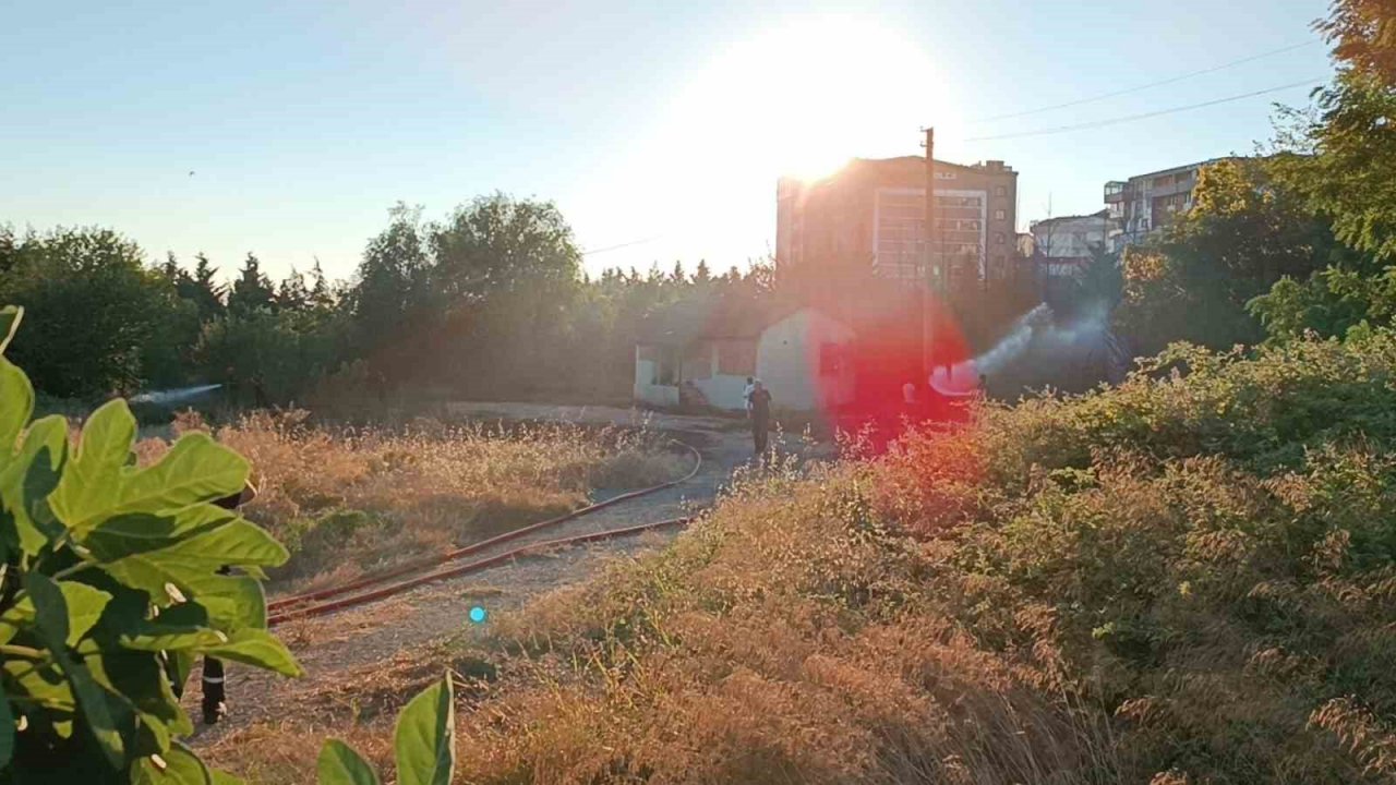 Otluk alanda çıkan yangın büyümeden söndürüldü