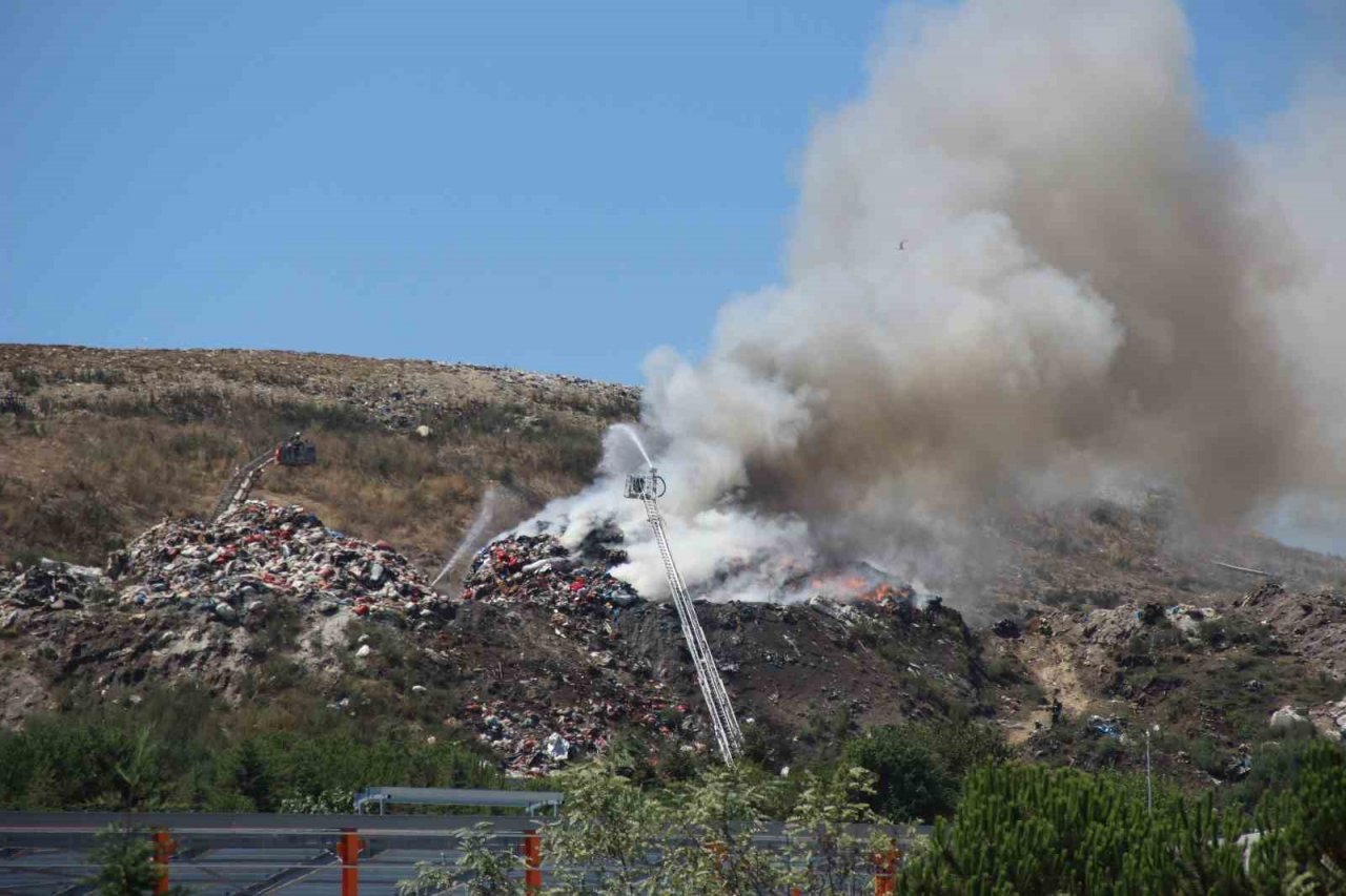 Çöp döküm sahasında yangın çıktı