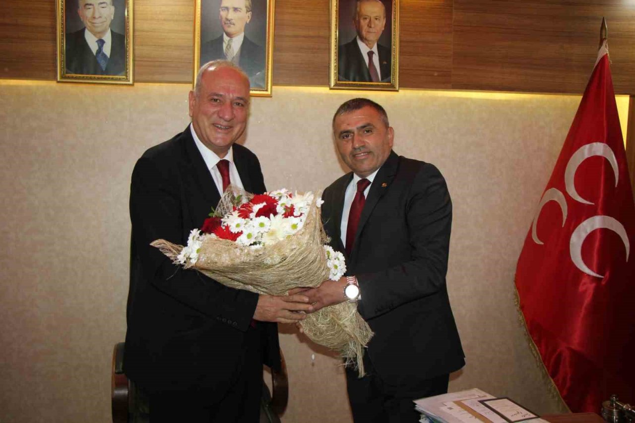 Burhan Mucur, MHP İl Başkanlığı görevini devraldı
