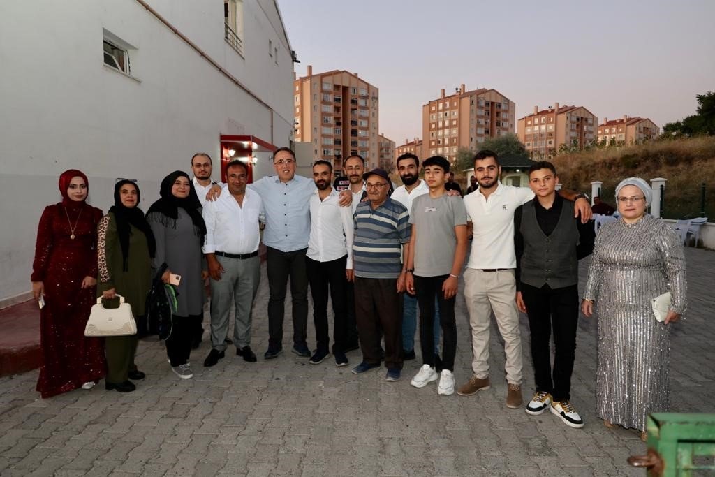 Başkan Savran vatandaşlarla bir araya geldi