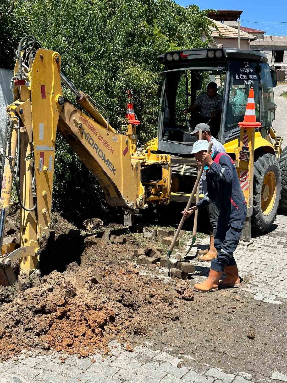 Özel İdare ekipleri köylerde