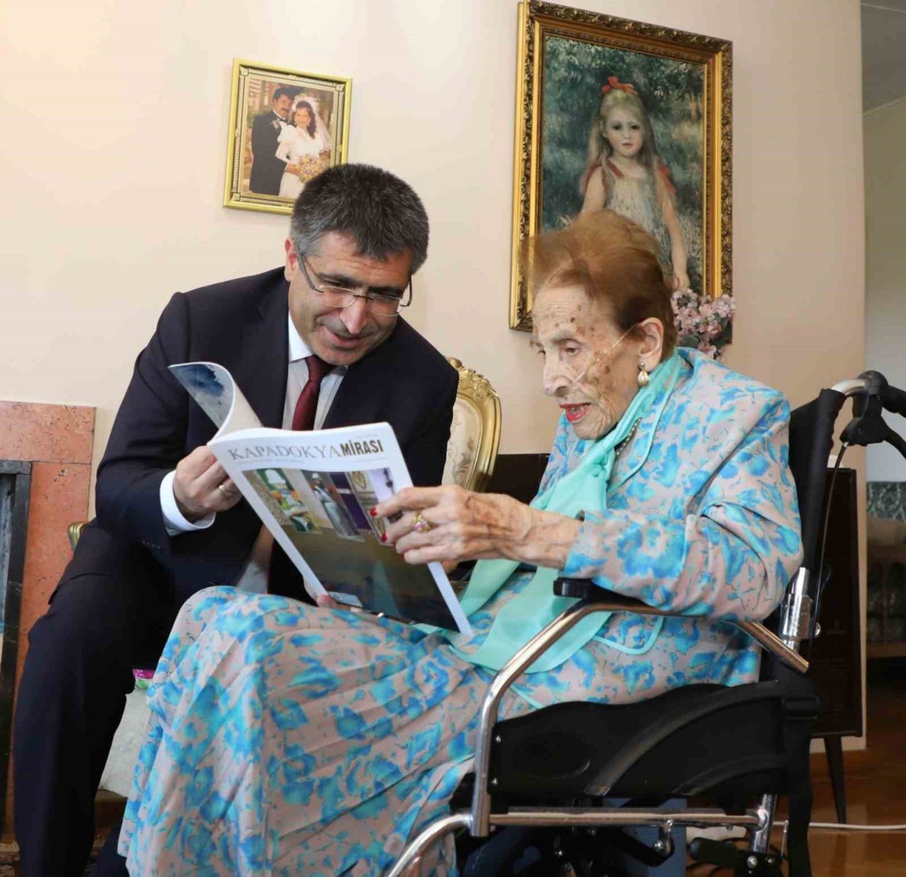 Akademisyen Prof. Dr. Zeynep Korkmaz, özel kütüphanesini NEVÜ’ye bağışladı