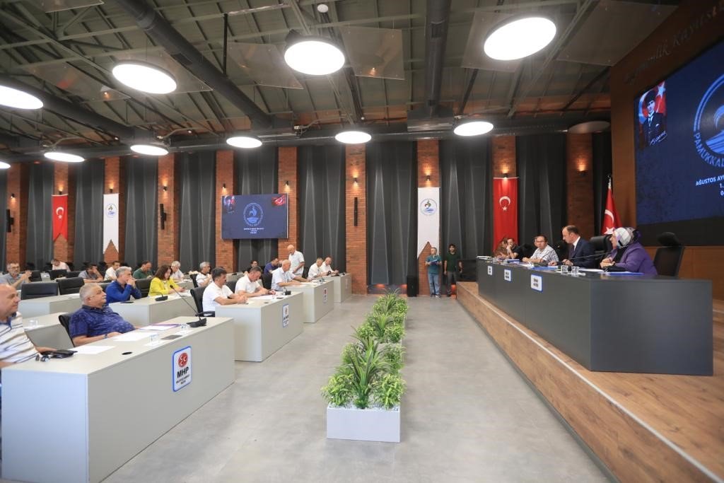 Pamukkale Belediyesi’nden öğrencilere eğitim yardımı