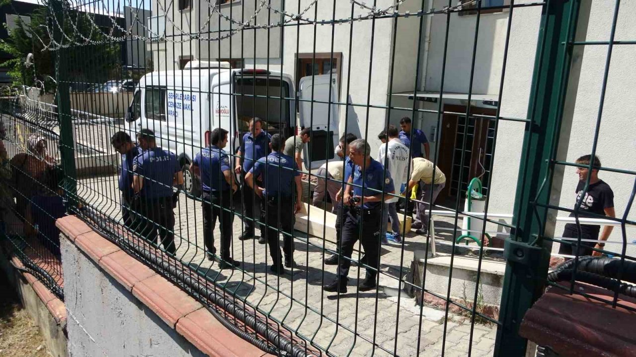 Pendik’te tartıştığı kadın arkadaşını öldürdü, ardından kendini astı