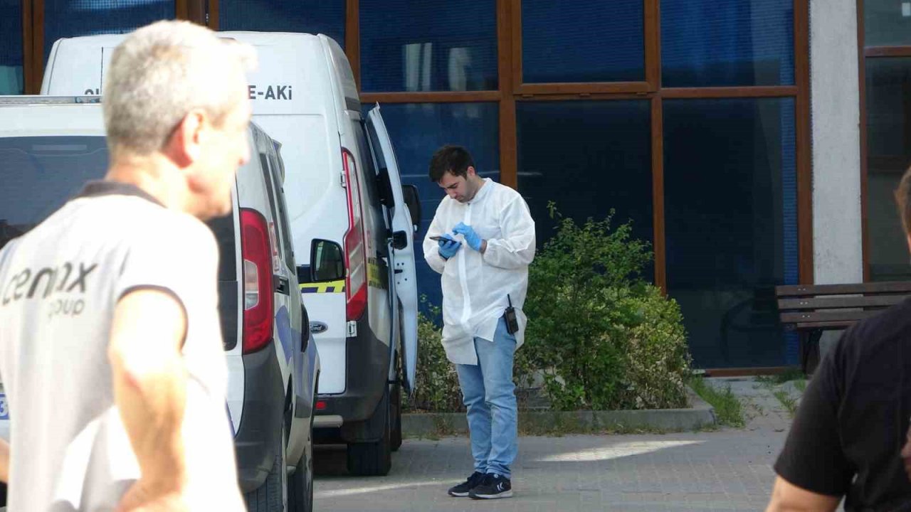 Pendik’te tartıştığı kadın arkadaşını öldürdü, ardından kendini astı