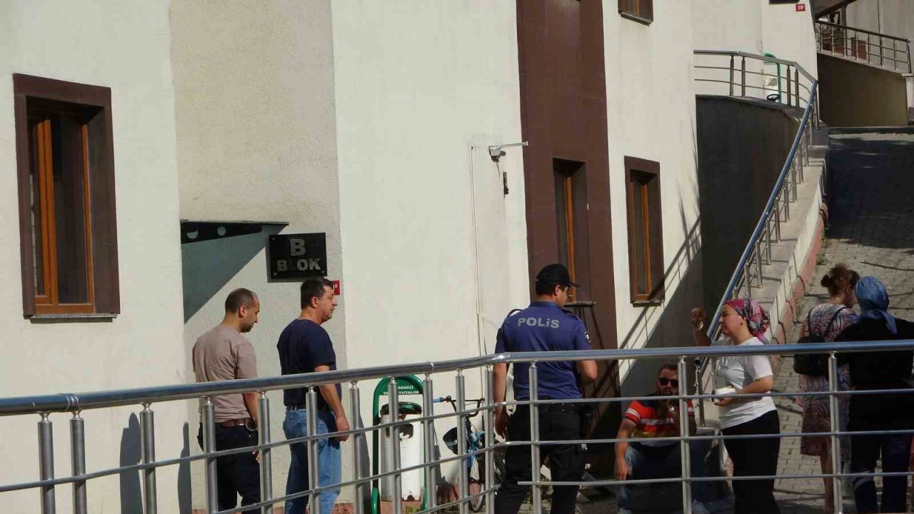 Pendik’te tartıştığı kadın arkadaşını öldürdü, ardından kendini astı