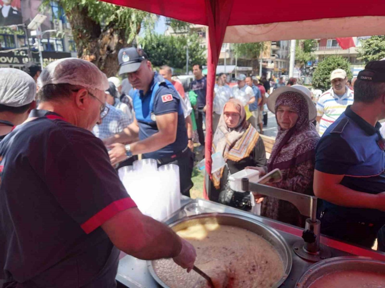 İncirliova’da halk aşureye doydu