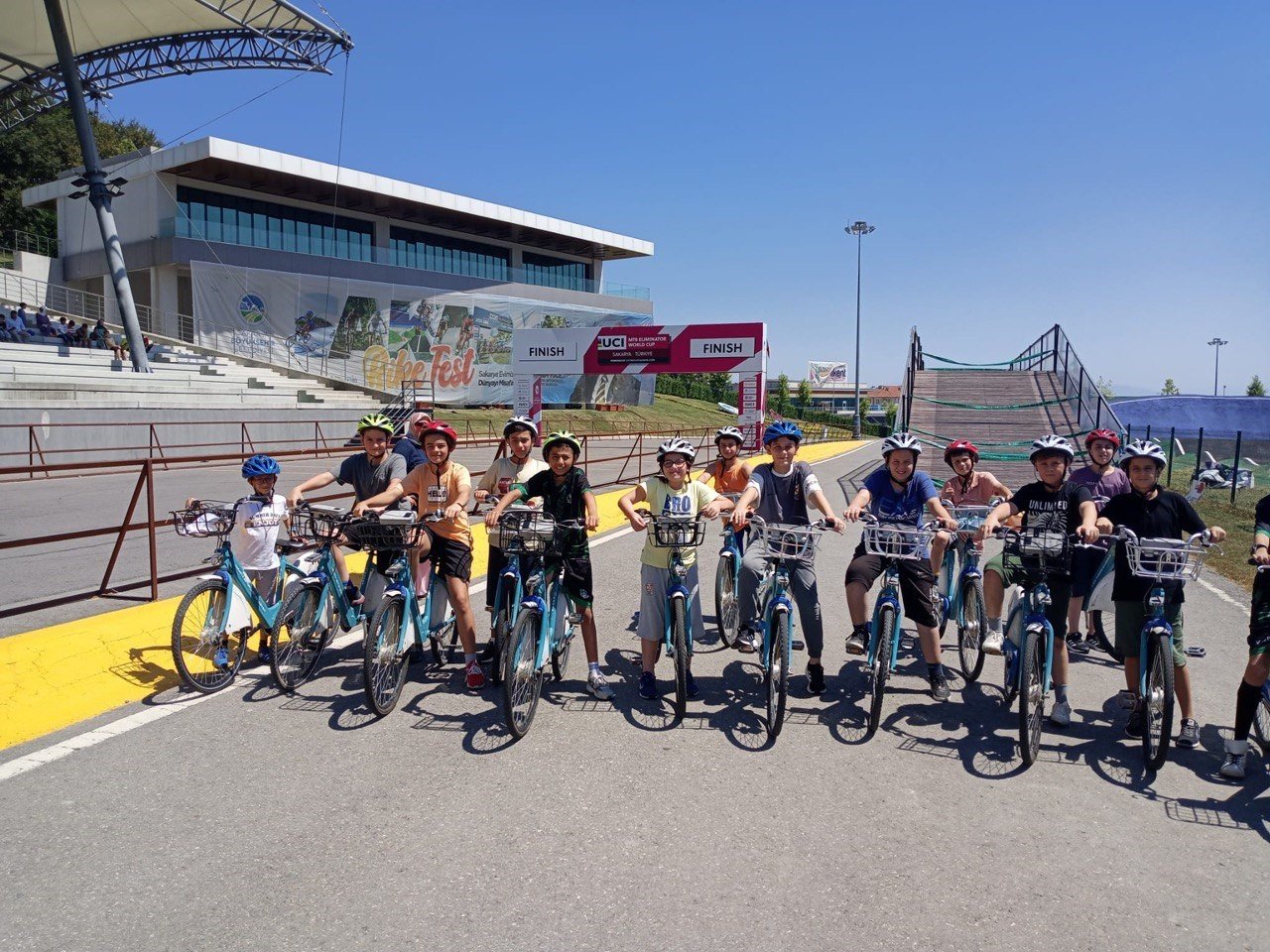 Minik öğrencilere güvenli sürüş eğitimi