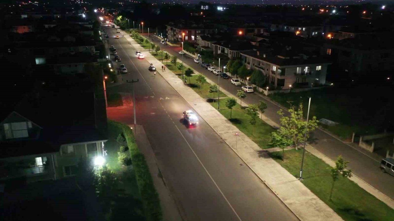 Serdivan’da gece ilaçlamaları sürüyor