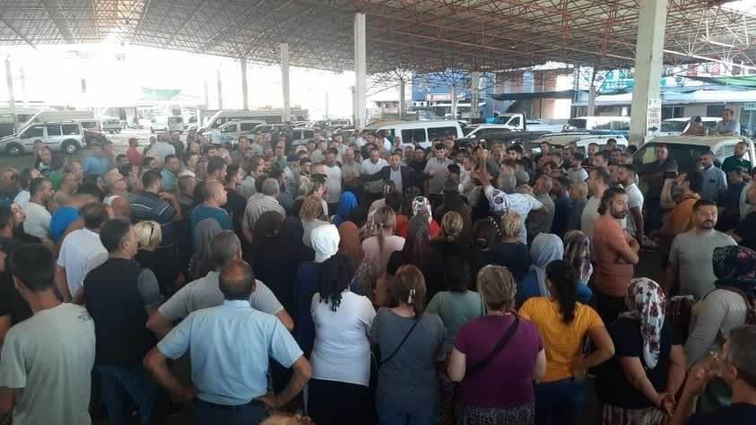 Torbalı’da grev kararı alan pazarcılar tezgah kapattı