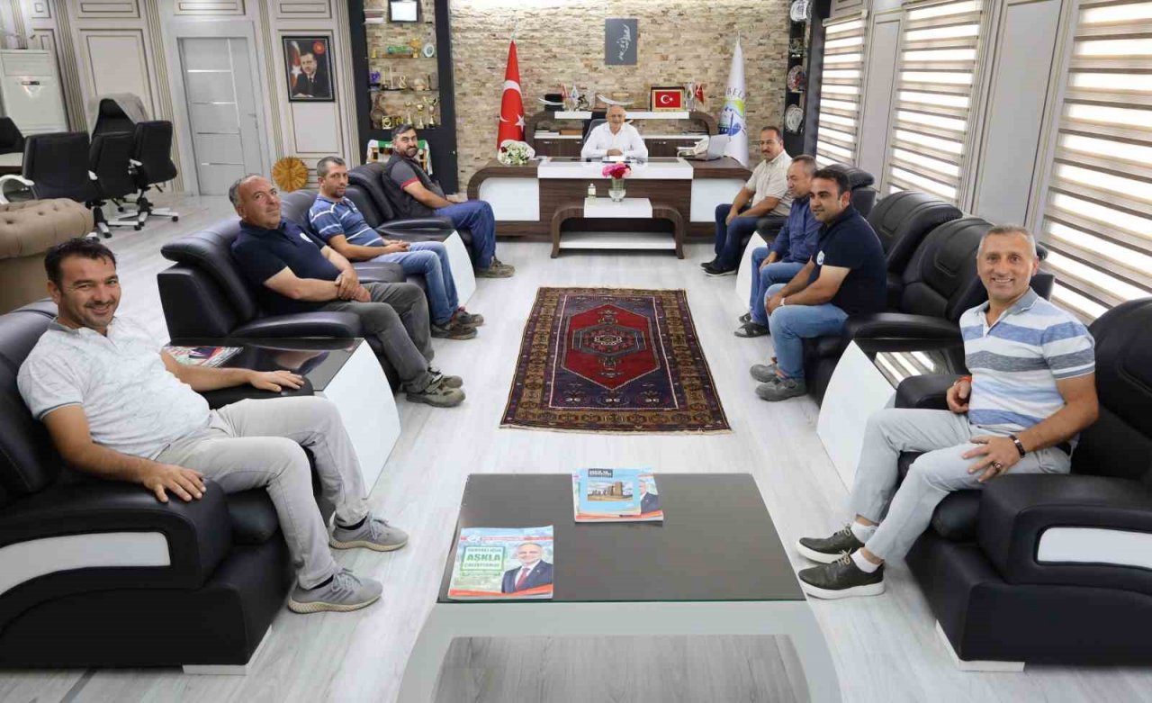 Belediye İşçilerinden Başkan Öztürk’e Zam Teşekkürü