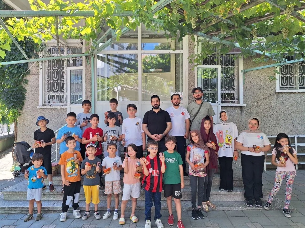 Yaz Kur’an Kursu öğrencilerine cami gezisi