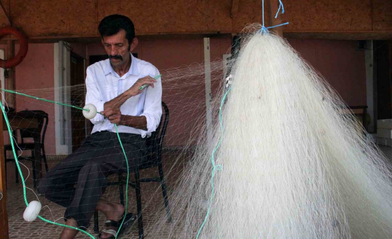 Hazırlıklarını tamamlayan balıkçılar yeni sezonda palamut avından umutsuz