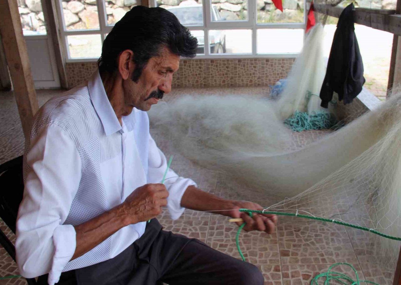 Hazırlıklarını tamamlayan balıkçılar yeni sezonda palamut avından umutsuz