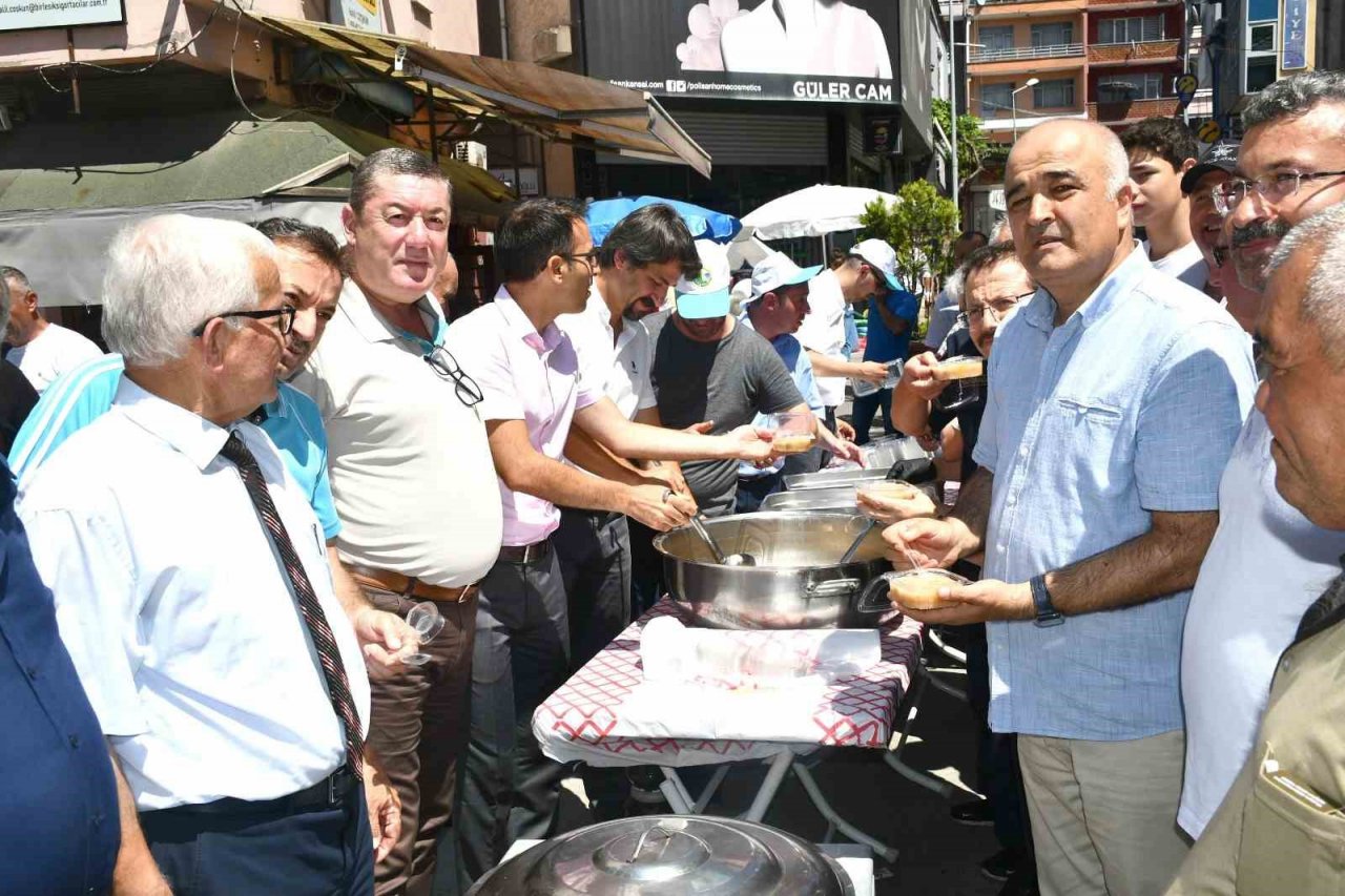 Alaplı Belediyesi’nden Aşure ikramı