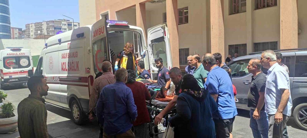 Batman’da yaşlı adam bahçesindeki otları yakmak isterken kendini yaktı