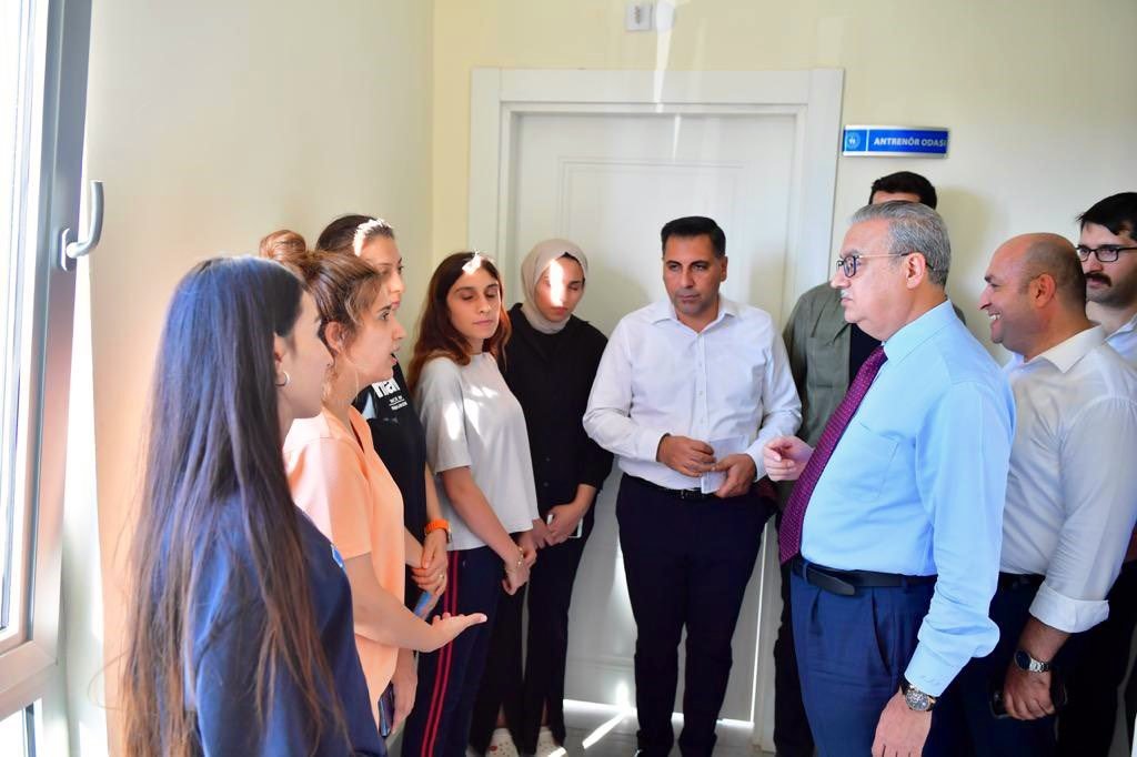 Ergani’de yarı olimpik yüzme havuzu tamamlandı