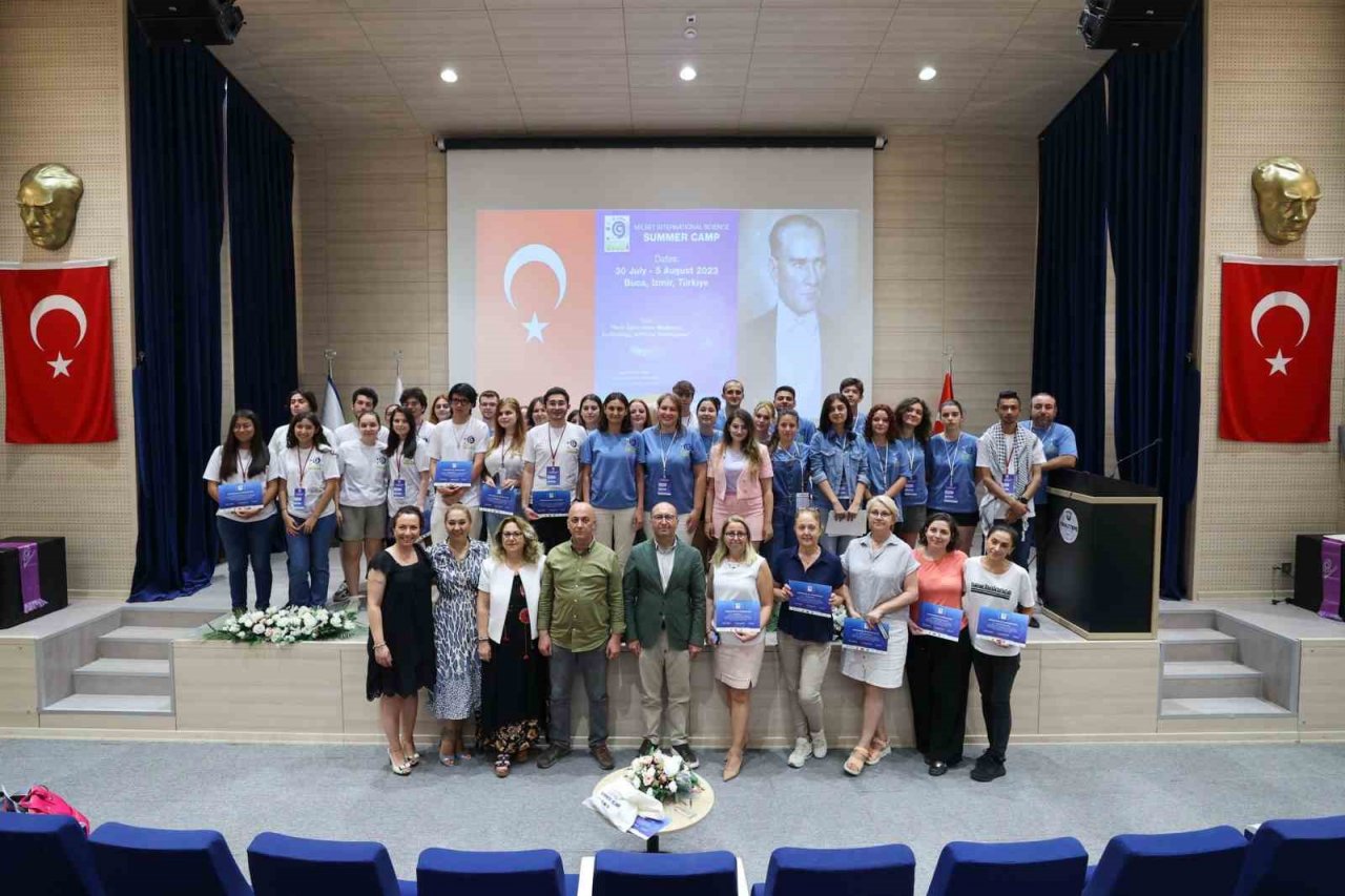 Buca’da Uluslararası Bilim Yaz Kampı sona erdi