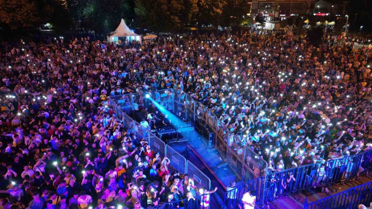 Düzce’de Karadeniz rüzgarı esti