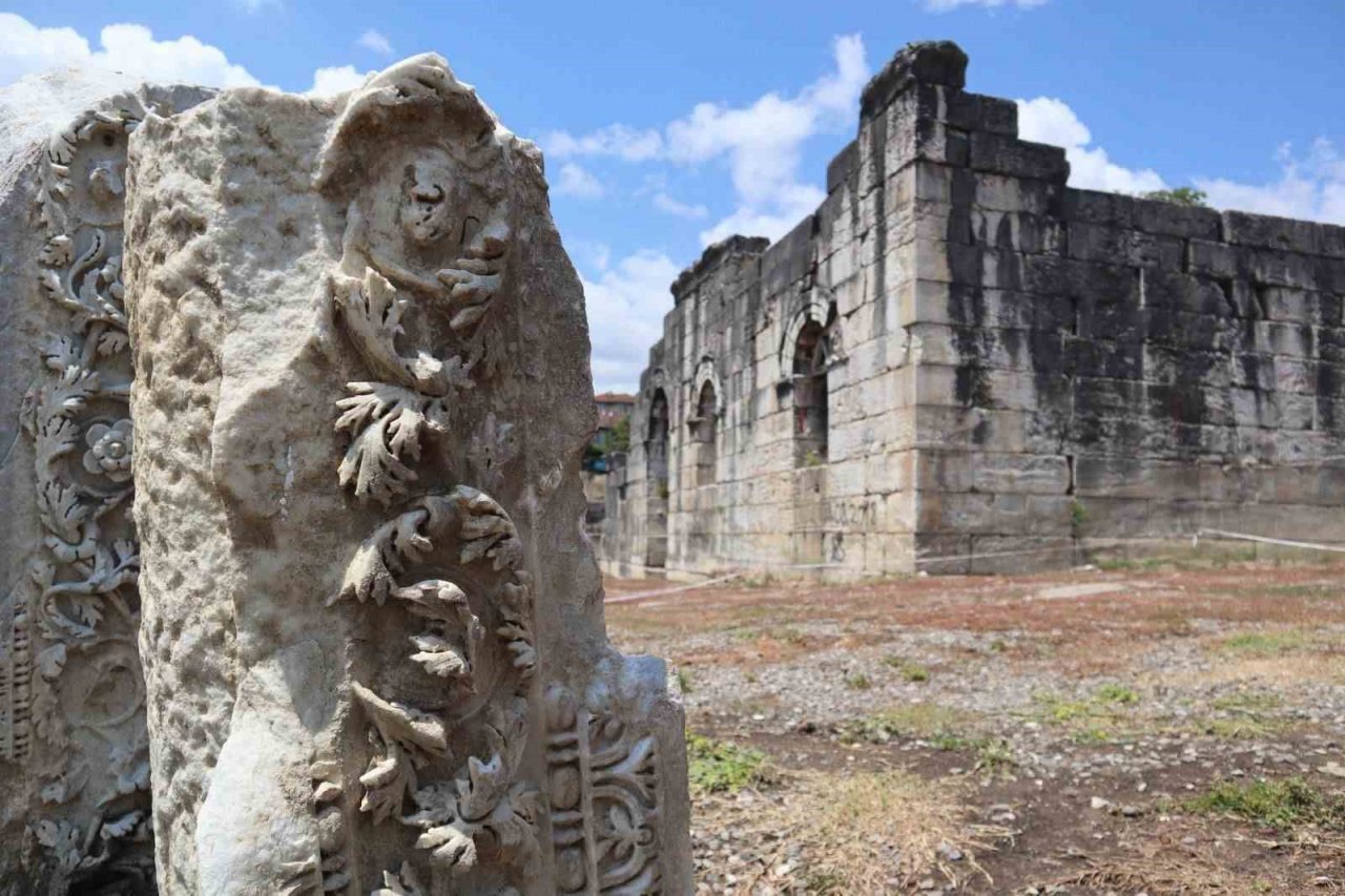 Konuralp’te tarih gün yüzüne çıkıyor