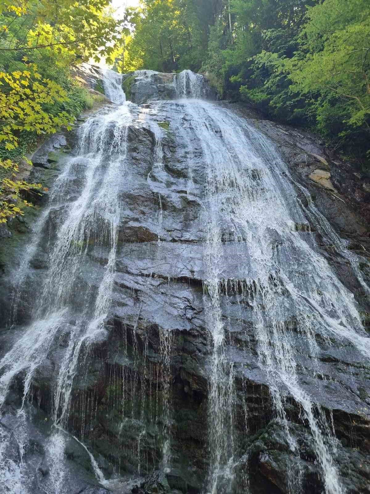 Güzeldere Şelalesine seyir terası