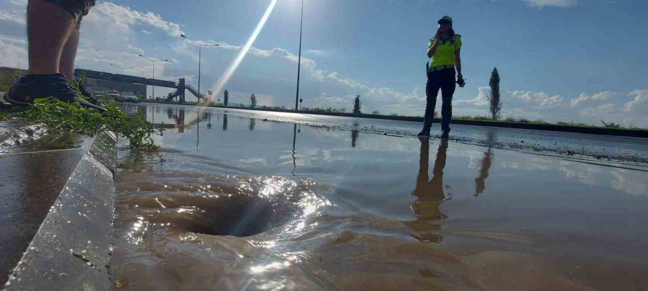 Erzurum’da yağmur sele dönüştü
