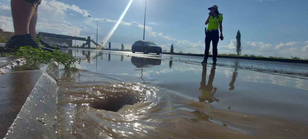 Erzurum’da yağmur sele dönüştü