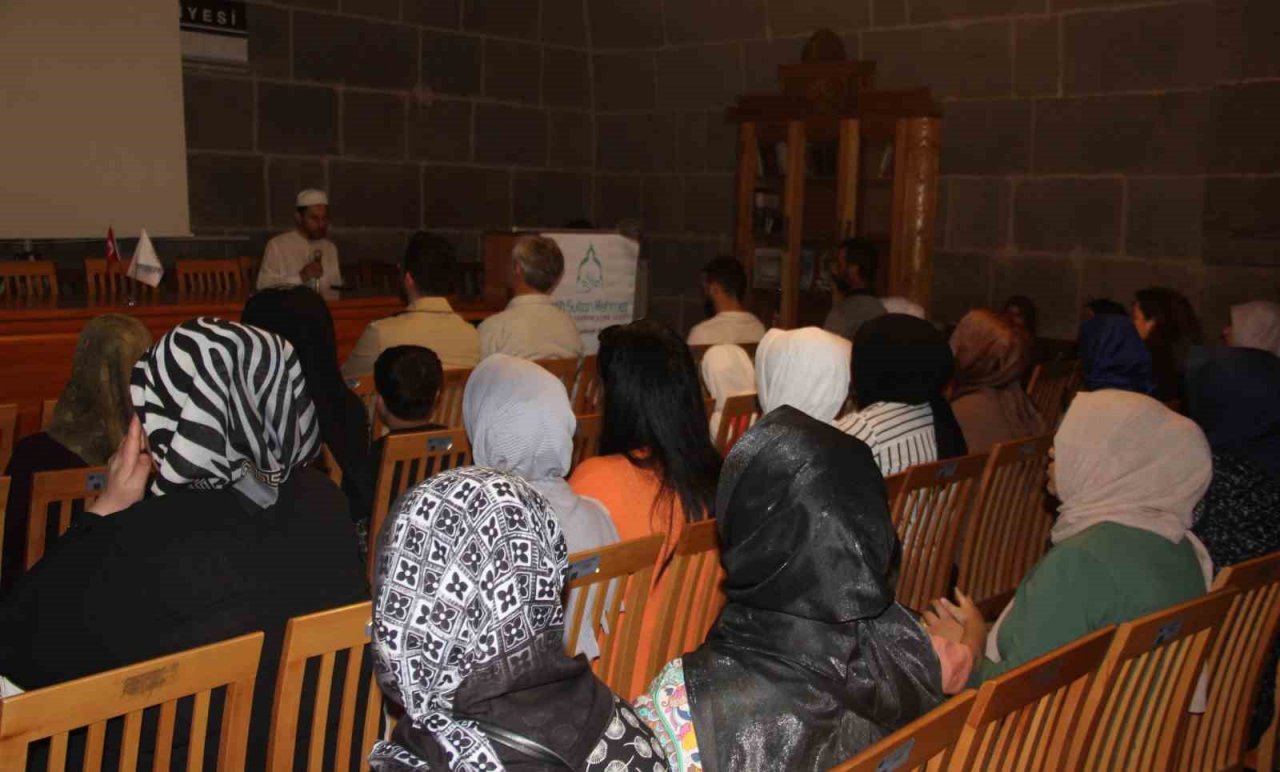 Fatih Sultan Mehmet Eğitim ve Yardımlaşma Vakfı Yaz Kursu Kapanışı Yapıldı