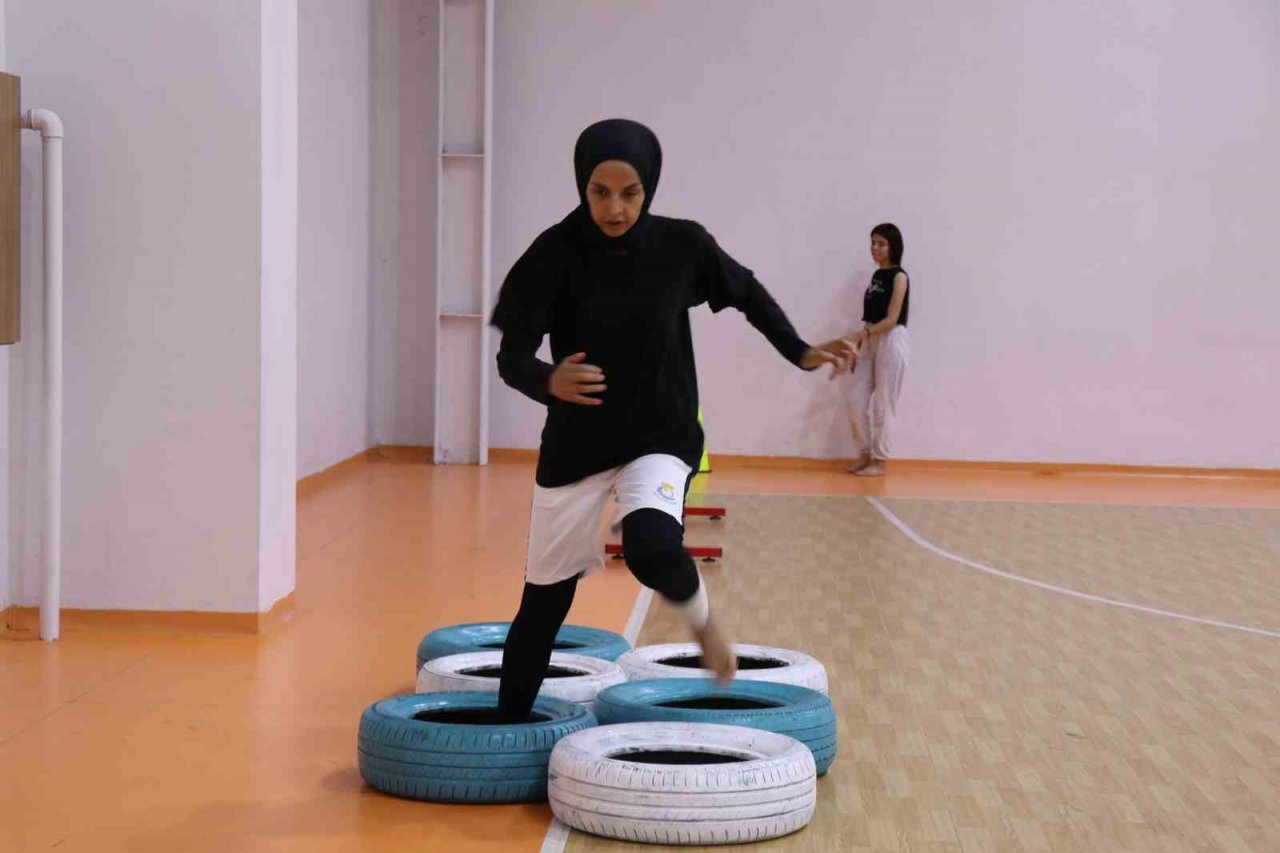 Gençler Haliliye’de sınavlara hazırlanıyor