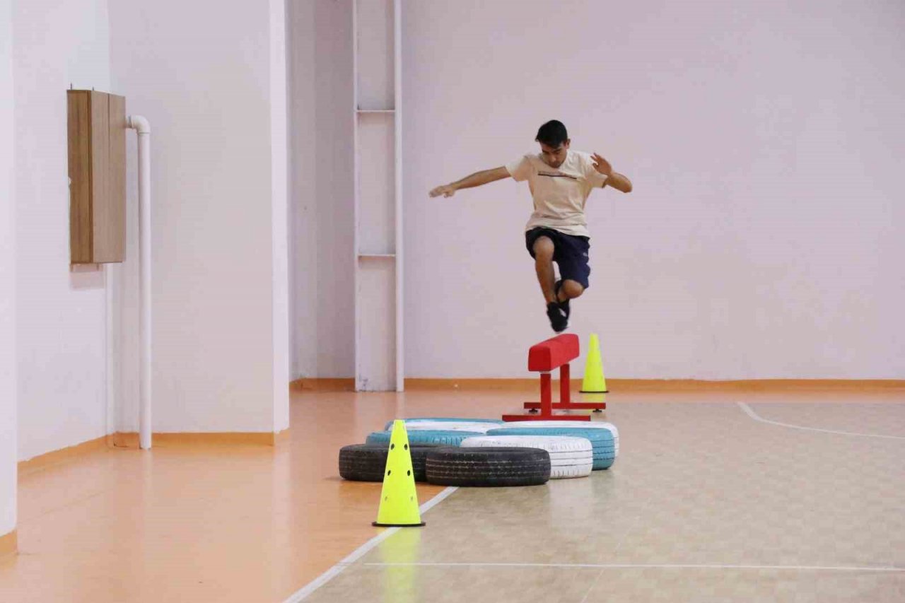 Gençler Haliliye’de sınavlara hazırlanıyor